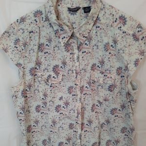 A E O Womens sleeveless top